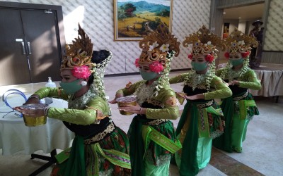 Aksi Specta Dance diacara Wisuda